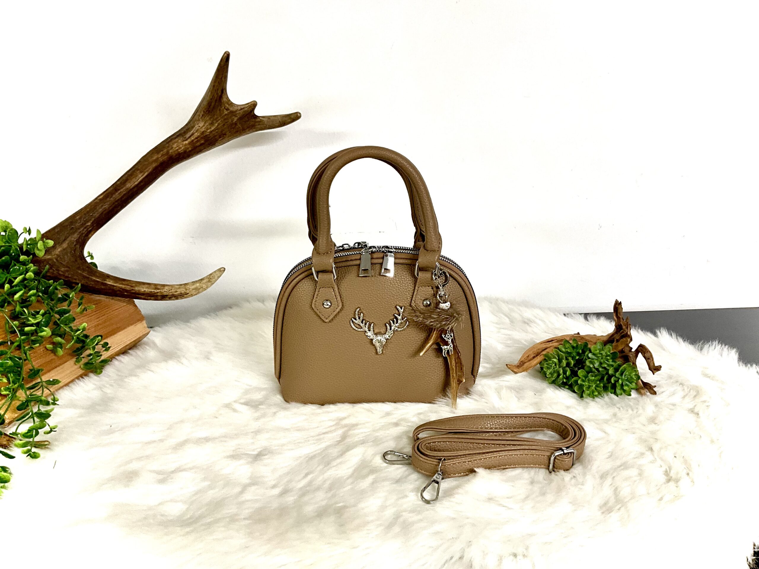 Kleine Tasche mit Rehbock Gehörn Anhänger