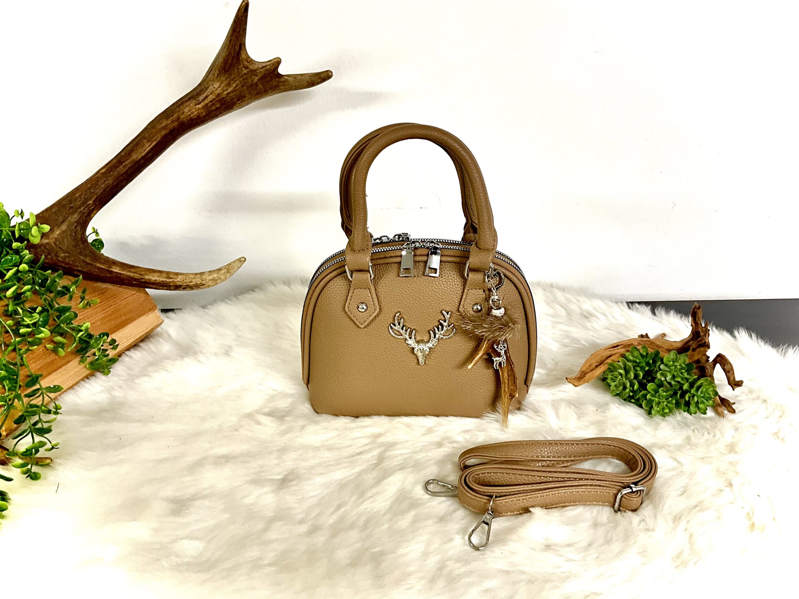 Kleine Tasche mit Rehbock Gehörn Anhänger – Bild 4